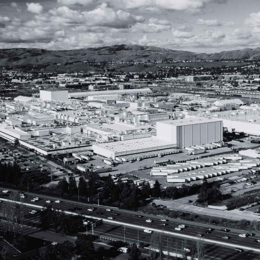 Industrial facility using SCADA monitoring and control systems for plant operations