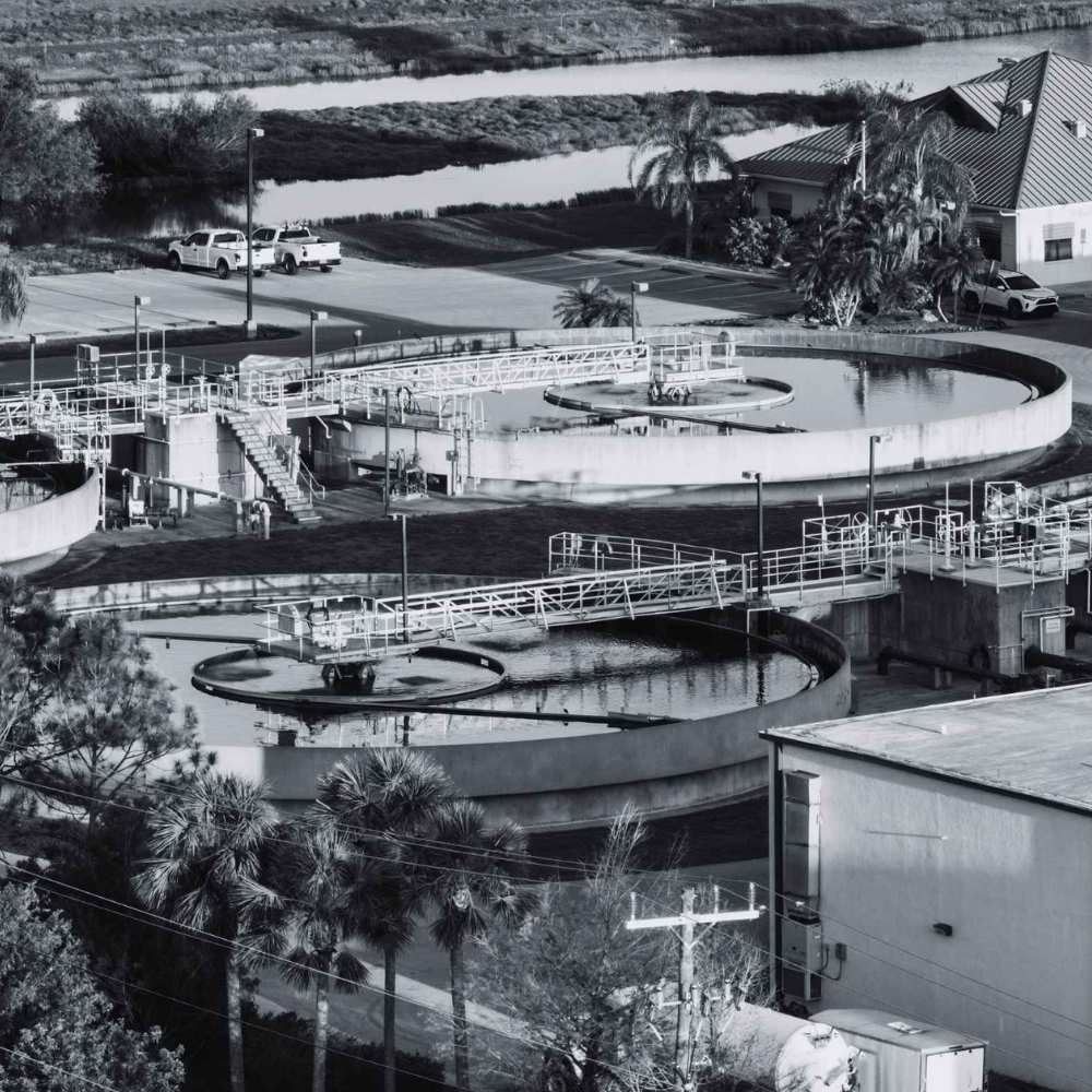 Manufacturing facility using industrial data analytics and operational reporting