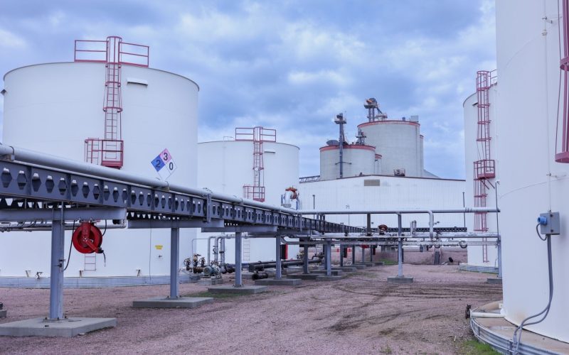 industrial-liquid-storage-tanks