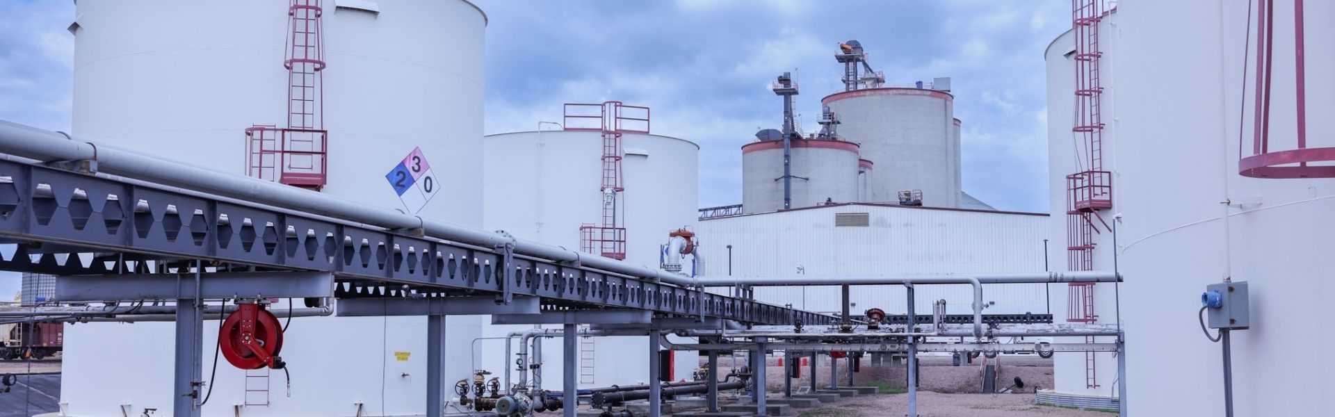 industrial-liquid-storage-tanks